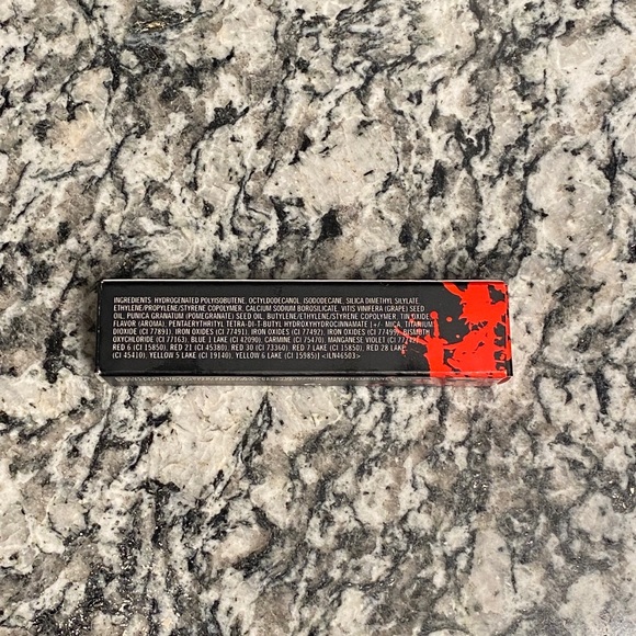 MAC Paint Lip Lacquer in Red Enamel #590 - Picture 4 of 5